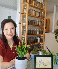 Book an Appointment with Xiaoyan (Sicheng) Chen for Acupuncture and Chinese Medicine